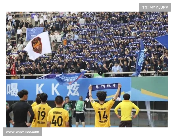 苏州南京球迷高温互动温情德比展现友谊与热情